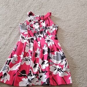 Gabby Skye sleeveless dress shoes off your waist